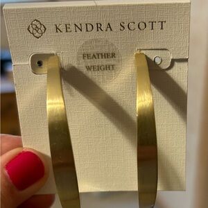 Kendra Scott BEAUTIFUL featherweight hoops!